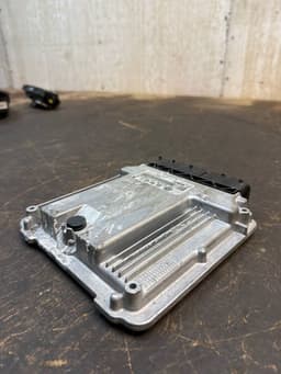 VW 03L906022CJ 03L907309K 0281016387 Engine Control Unit / module (ECU) VW TRANSPORTER T5 / MULTIVAN (7H, 7E, 7J) (2003-2015) — thumbnail 3