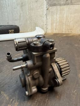 VOLVO VEA132360020AAA 31405129 Fuel injection pump, diesel VOLVO V70 III (BW) (2007-2016) — thumbnail 3