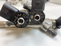 SKODA 0445110835 Fuel injector set SKODA OCTAVIA IV (NX, NN) (2019-) — thumbnail 2