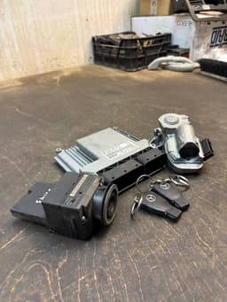 MERCEDES-BENZ 6395450108 A6461532691 6461532691 0281012066 A2034621130 2034621130 Engine Control Unit / module (ECU) MERCEDES-BENZ VITO / VIANO (W639) (2003-2014) — thumbnail 3