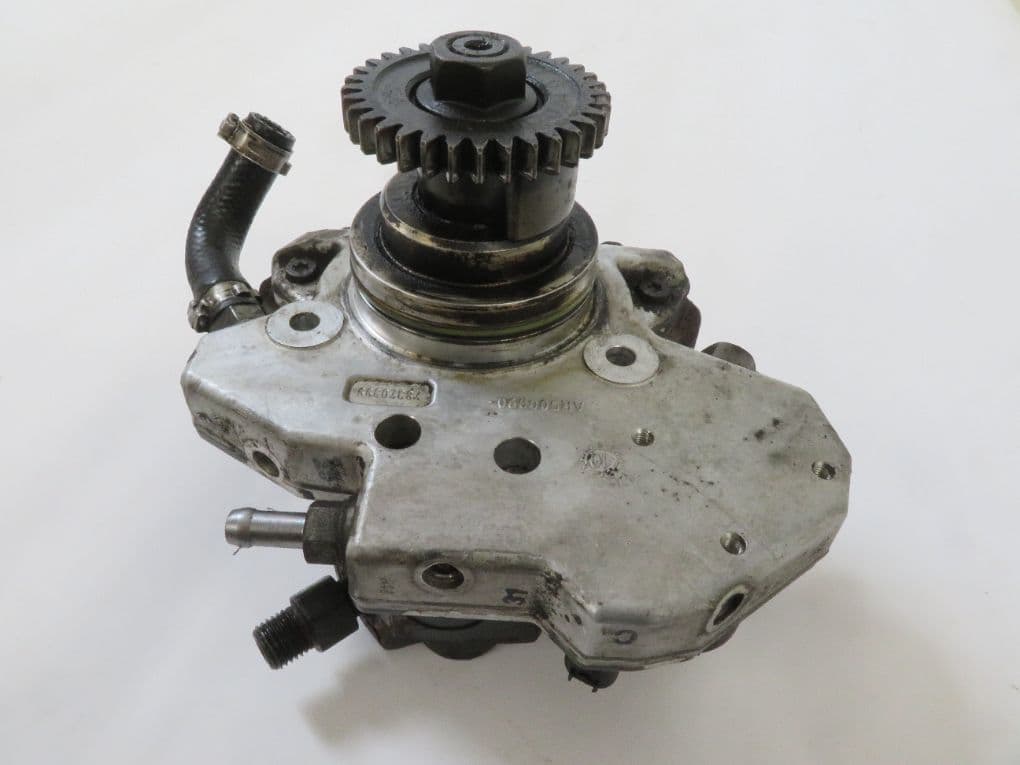 MERCEDES-BENZ A6420701201 A6420701001 A6420700801 Fuel injection pump, diesel MERCEDES-BENZ E-CLASS (W212) (2009-2016)