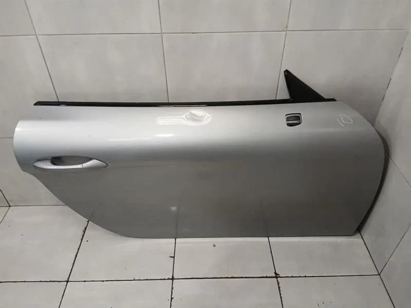 Porsche Cayman 718 right front door 982831052 YGRV door front right