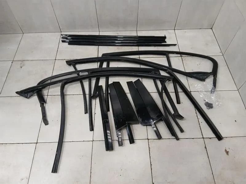 BMW BMW 5 F90 G30 M5 Body Moulding 7390121 GLOSS BLACK SET Shadowline Strip SET