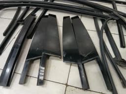 BMW BMW 5 F90 G30 M5 Body Moulding 7390121 GLOSS BLACK SET Shadowline Strip SET — thumbnail 5