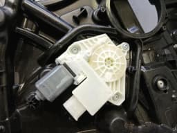 BMW BMW 5 Series F90 G30 M5 Left Front Door Winder 7360423 Window Regulator Front Left — thumbnail 2