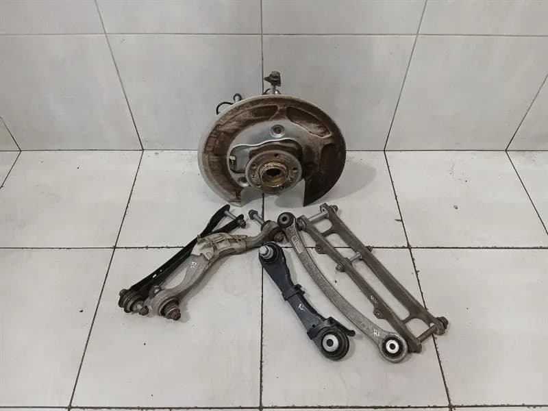 BMW BMW 5 Series F90 G30 M5 Left Rear Hub 33309503995 Wheel Bearing Housing Rear Li SET