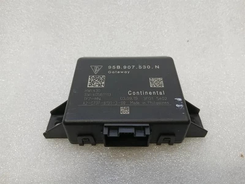 Porsche Boxster Spyder 718 electronic module 95b907530n gateway control unit