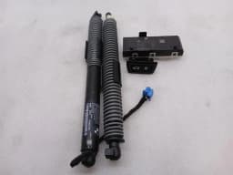 BMW BMW 5 Series F90 G30 M5 Boot Lid Strut 8737952 Gas Strut Tailgate SET — thumbnail 1