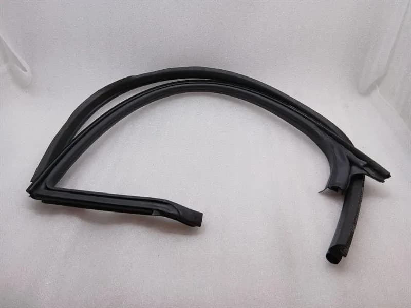 FERRARI Ferrari F8 F142MFL right door seal set 86743200 right door seals set