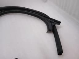 FERRARI Ferrari F8 F142MFL right door seal set 86743200 right door seals set — thumbnail 3