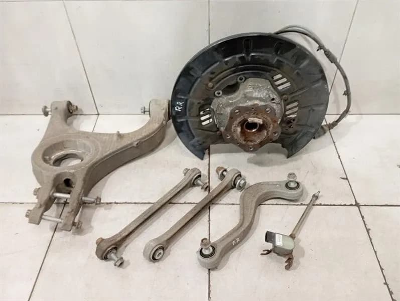 Porsche Panamera 970 right rear hub 97033161220 wheel bearing housing rear right