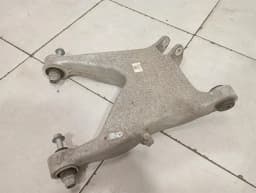 ASTON MARTIN Aston Martin Vantage AM6 Right Rear Hub HY53-5A970-AD Wheel Bearing Housing Rear Re — thumbnail 3