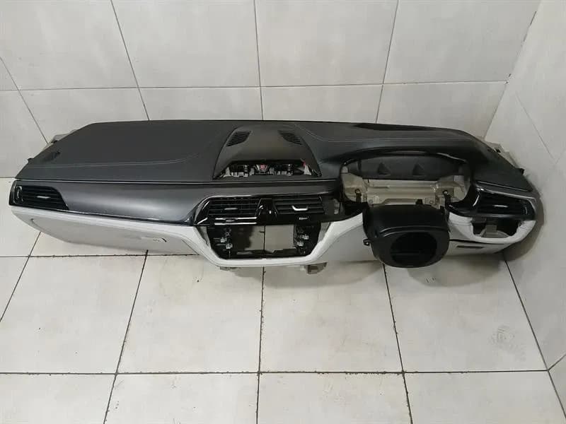 BMW BMW 5 SERIES F90 G30 M5 DASHBOARD ALL LEATHER 51458074923 RIGHT HAND DRIVE RHD