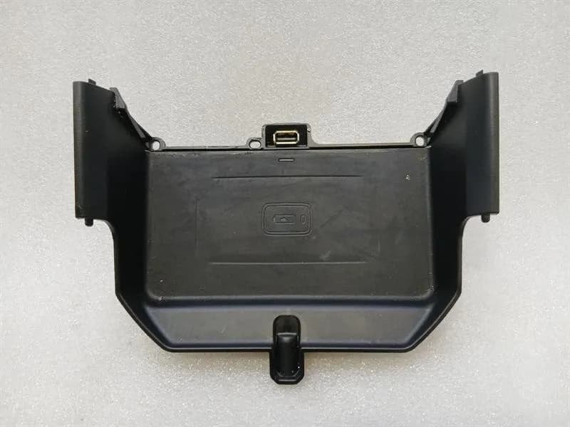 BMW BMW 5 Series F90 G30 M5 Phone Charger 6801509 Wireless Charger