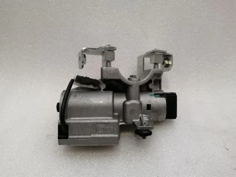 Ferrari F12 Berlinetta F152 Steering Lock 247058 Steering Column Lock