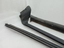 MCLAREN McLaren 600LT Spider Left Door Seal 13A6536CP Left Door Seals — thumbnail 10
