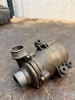 BMW 11515B81970 11515A81BE9 Water Pump BMW 3 (F30, F31, F80) (2011-2019) — thumbnail 3