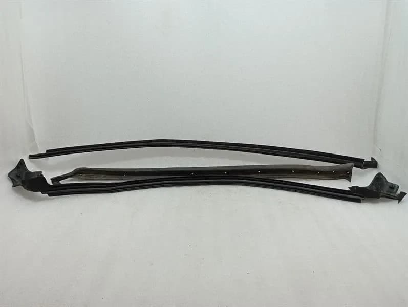 McLaren 600LT Spider Right Door Seal 13A6535CP Right Door Seals