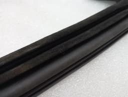 MCLAREN McLaren 600LT Spider Right Door Seal 13A6535CP Right Door Seals — thumbnail 6