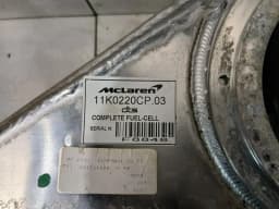 MCLAREN McLaren 650S Spider 14-17 Fuel Tank 11K0220CP DEFECT Kraftstofftank DEFEKT — thumbnail 9
