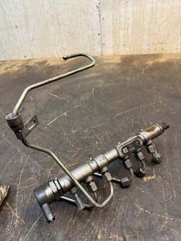 LAND ROVER G4D36J0114BB Fuel Distributor / fuel rail LAND ROVER EVOQUE I (L538) (2011-2018) — thumbnail 5
