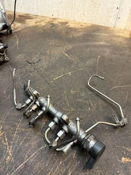 LAND ROVER G4D36J0114BB Fuel Distributor / fuel rail LAND ROVER EVOQUE I (L538) (2011-2018) — thumbnail 2