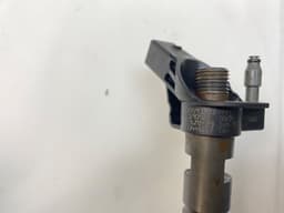 VW 0445117084 0445117067 0986435441 Fuel injector set VW AMAROK (2H_, S1B) (2010-2022) — thumbnail 4