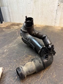 BMW 13717605638 7605638 13717605045 7605045 Turbocharger air inlet Pipe BMW 3 (F30, F31, F80) (2011-2019) — thumbnail 4