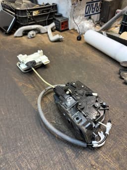 BMW 51217281949 7281949 51207323781 51207419839 Door Lock Front Left BMW X5 (F15, F85) (2012-2018) — thumbnail 3