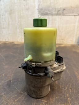 SKODA 6R0423156C 6Q1423051CM Power steering pump SKODA ROOMSTER / PRAKTIK (5J) (2005-2015) — thumbnail 3