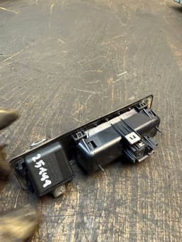 BMW 51247345709 7345709 66539213990 Reverse camera BMW X5 (F15, F85) (2012-2018) — thumbnail 5