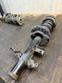 LAND ROVER GJ3218080AA Suspension Leg Rear Left LAND ROVER EVOQUE I (L538) (2011-2018) — thumbnail 2