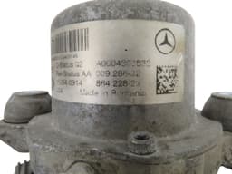 MERCEDES-BENZ A0004303832 A000430383264 Vacuum pump Brakes MERCEDES-BENZ C-CLASS (W205) (2013-2021) — thumbnail 3
