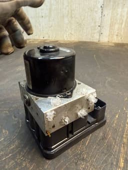 FORD 8M512C405AA ABS hydraulic unit / pump FORD FOCUS II (2004-2012) — thumbnail 4