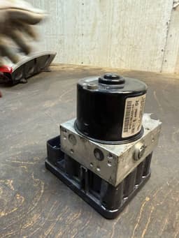 FORD 8M512C405AA ABS hydraulic unit / pump FORD FOCUS II (2004-2012) — thumbnail 3