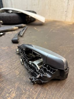 BMW 51217348743 51217433843 51227328103 51217401211 Door Handle Exterior Rear Left BMW X5 (F15, F85) (2012-2018) — thumbnail 2