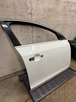 VOLVO Door Front Right VOLVO S60 II / V60 I (2010-2018) — thumbnail 3