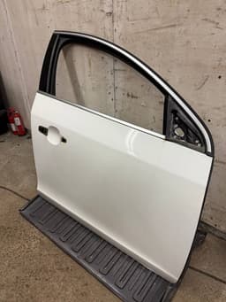 VOLVO Door Front Right VOLVO S60 II / V60 I (2010-2018) — thumbnail 2