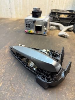BMW 51217328100 51217401212 51217433844 51217348744 Door Handle Exterior Front Right BMW X5 (F15, F85) (2012-2018) — thumbnail 2