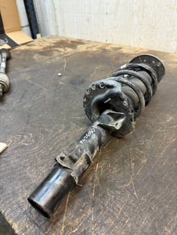 LAND ROVER GJ3218K001AA Suspension Leg Front Left LAND ROVER EVOQUE I (L538) (2011-2018) — thumbnail 2