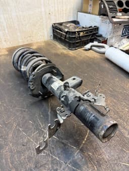 LAND ROVER BJ3218K004AE Suspension Leg Rear Right LAND ROVER EVOQUE I (L538) (2011-2018) — thumbnail 3
