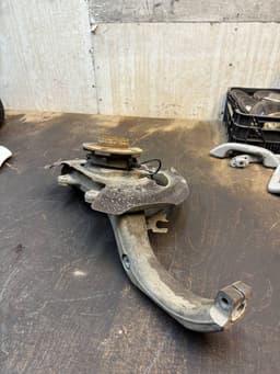 BMW 31216869869 Wheel bearing housing front left BMW X5 (F15, F85) (2012-2018) — thumbnail 5