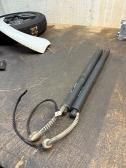 BMW 18202210 51247294470 51247294469 Bootlid / tailgate strut set BMW X5 (F15, F85) (2012-2018) — thumbnail 2