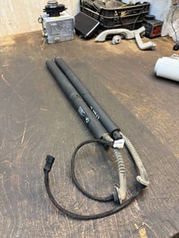 BMW 18202210 51247294470 51247294469 Bootlid / tailgate strut set BMW X5 (F15, F85) (2012-2018) — thumbnail 3