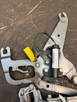 BMW 17205310 4822222 4822221 41007381781 51237326019 51237326220 41007381782 Bonnet hinge set BMW X5 (F15, F85) (2012-2018) — thumbnail 8