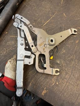 BMW 17205310 4822222 4822221 41007381781 51237326019 51237326220 41007381782 Bonnet hinge set BMW X5 (F15, F85) (2012-2018) — thumbnail 7