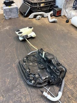 BMW 51217281952 7281952 51207323782 51207419840 Door Lock Front Right BMW X5 (F15, F85) (2012-2018) — thumbnail 3