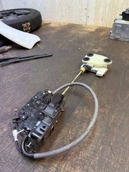 BMW 51217281958 7281958 51207323784 51207419842 Door Lock Rear Right BMW X5 (F15, F85) (2012-2018) — thumbnail 2
