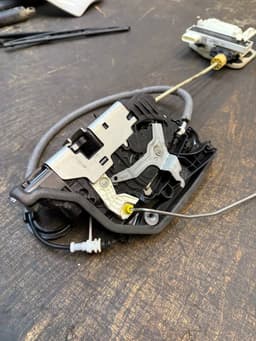 BMW 51217281958 7281958 51207323784 51207419842 Door Lock Rear Right BMW X5 (F15, F85) (2012-2018) — thumbnail 6