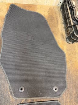 VOLVO 31306736 Floor Mat Set VOLVO S60 II / V60 I (2010-2018) — thumbnail 4
